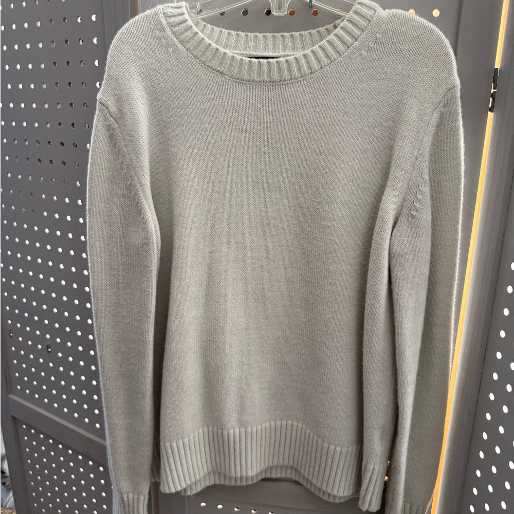Banana Republic Light Gray Women's Crew Neck Sweater